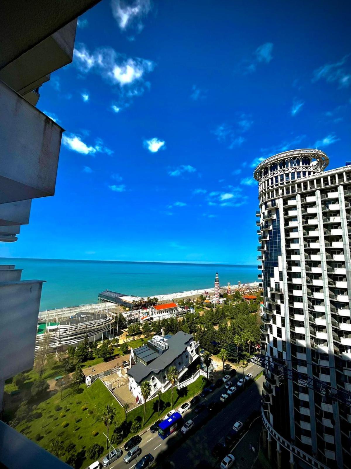Апартаменты Holiday Lux Sea Towers Батуми Экстерьер фото