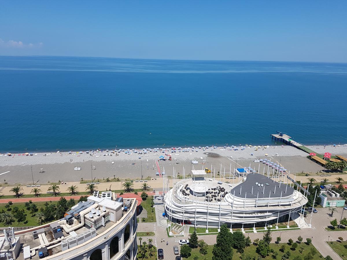 Апартаменты Holiday Lux Sea Towers Батуми Экстерьер фото